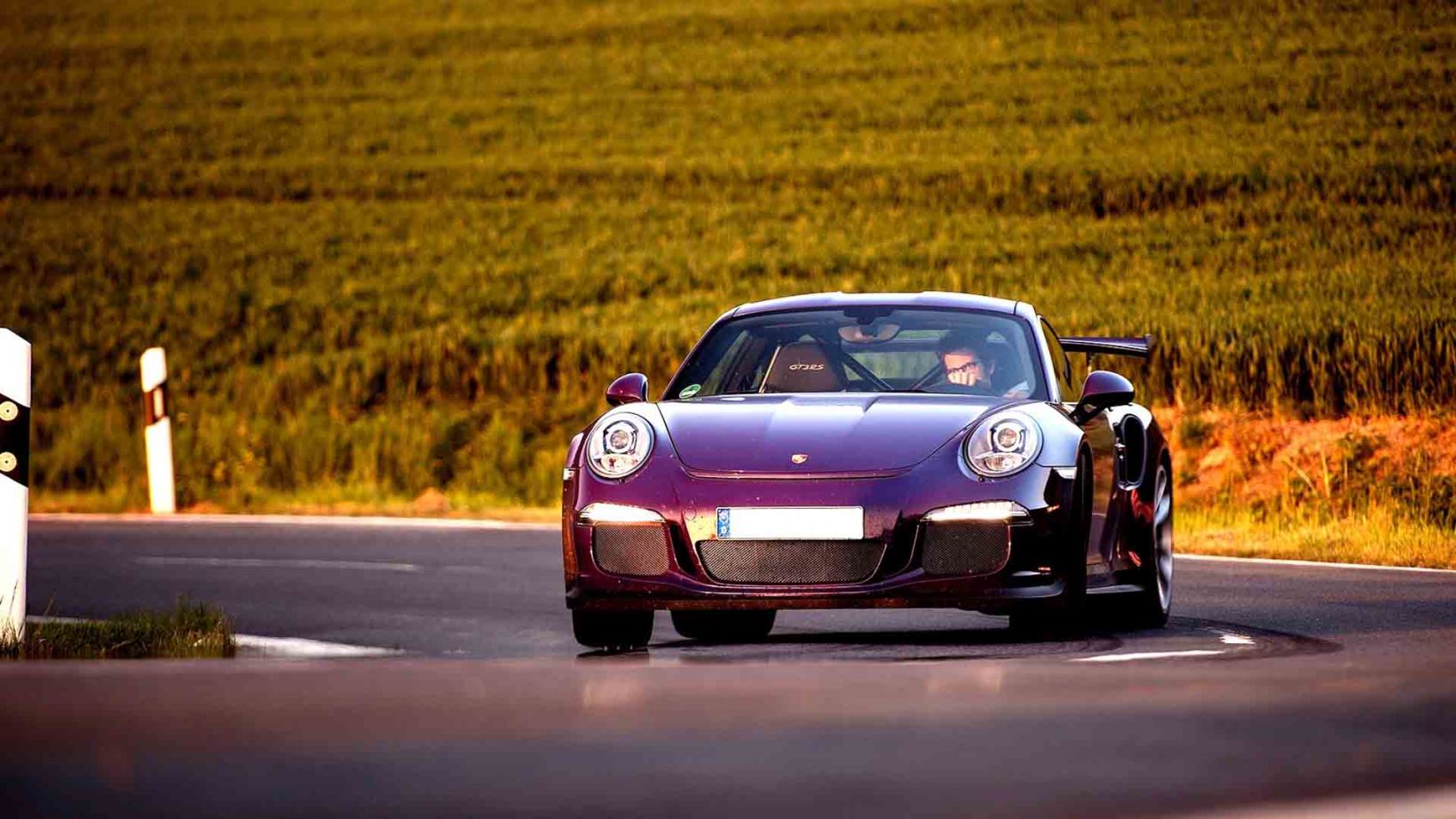 GT3-RS-cornering-21